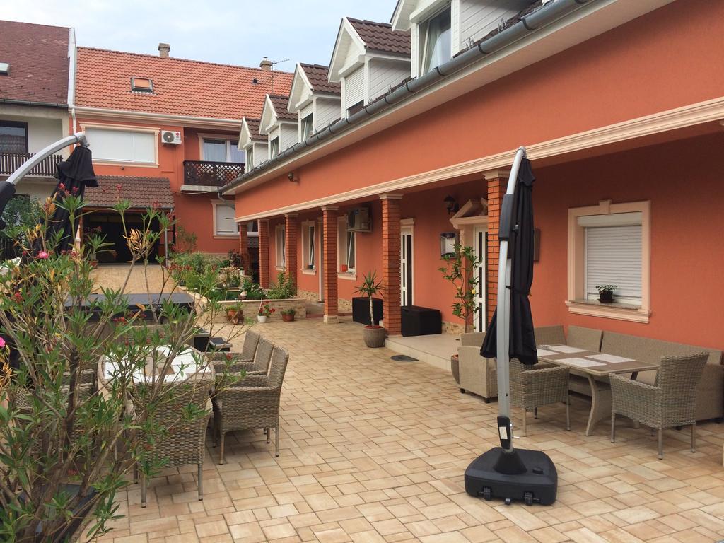 Csillag Panzio Hotel Vac Luaran gambar