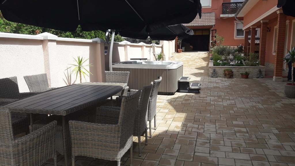 Csillag Panzio Hotel Vac Luaran gambar