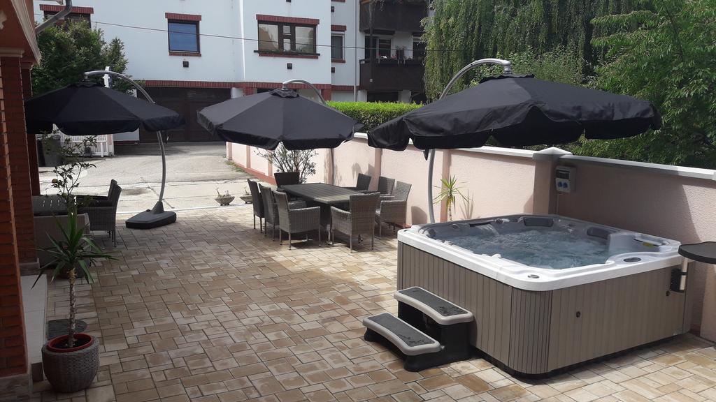 Csillag Panzio Hotel Vac Luaran gambar