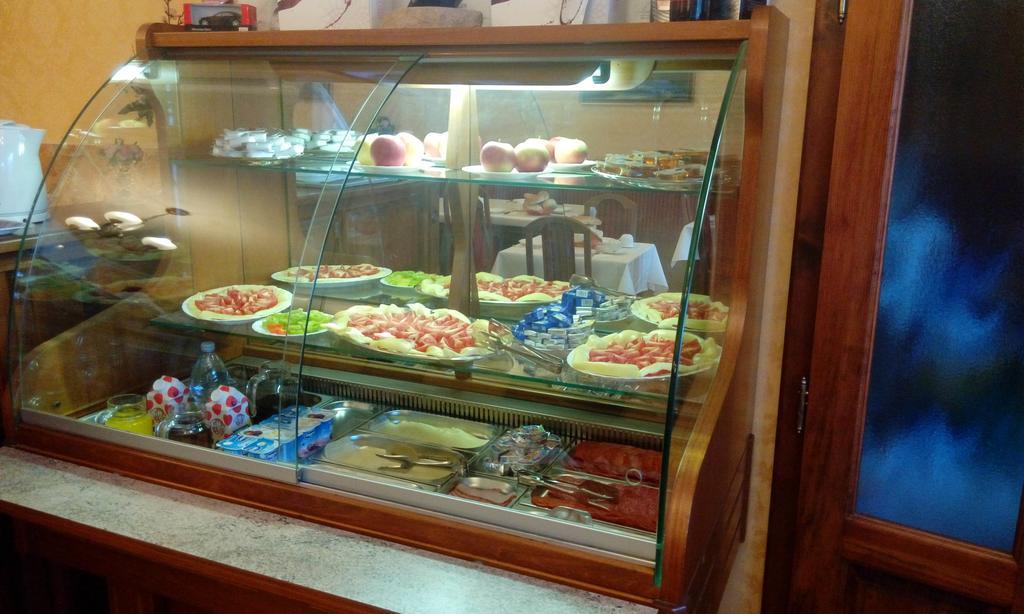 Csillag Panzio Hotel Vac Luaran gambar