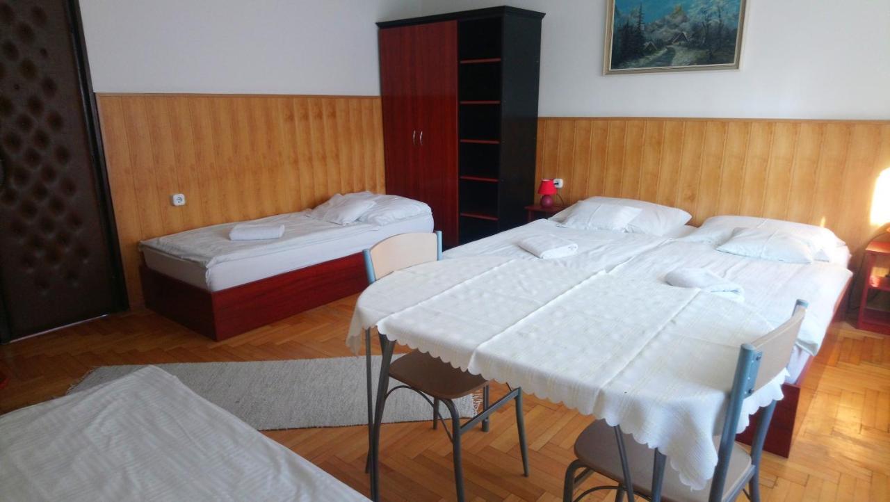 Csillag Panzio Hotel Vac Luaran gambar